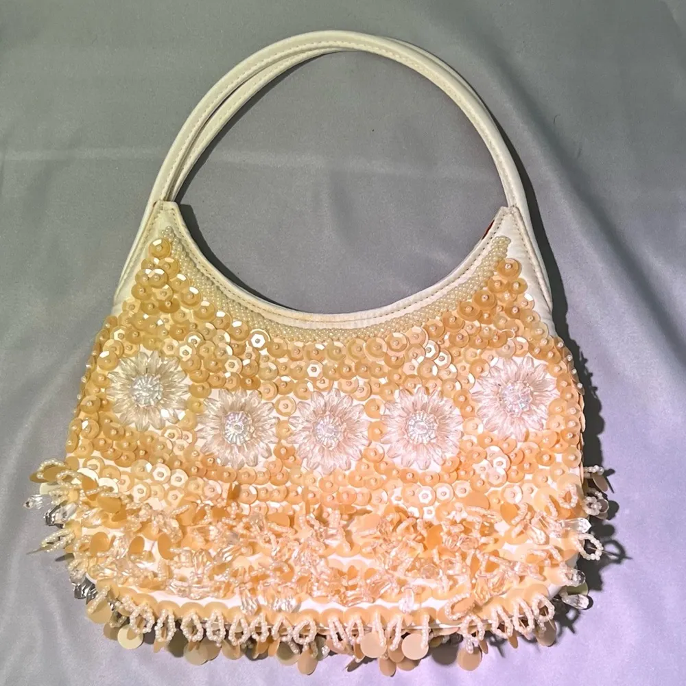 Loft Ann Taylor  Gold Sequin Small Beaded Purse Inside Zipper Snap Close - Image 8