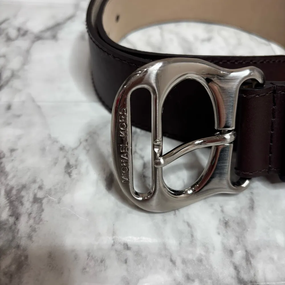 Micheal Micheal Kors Genuine Leather Belt Silver Buckle Dark brown size large - Image 2