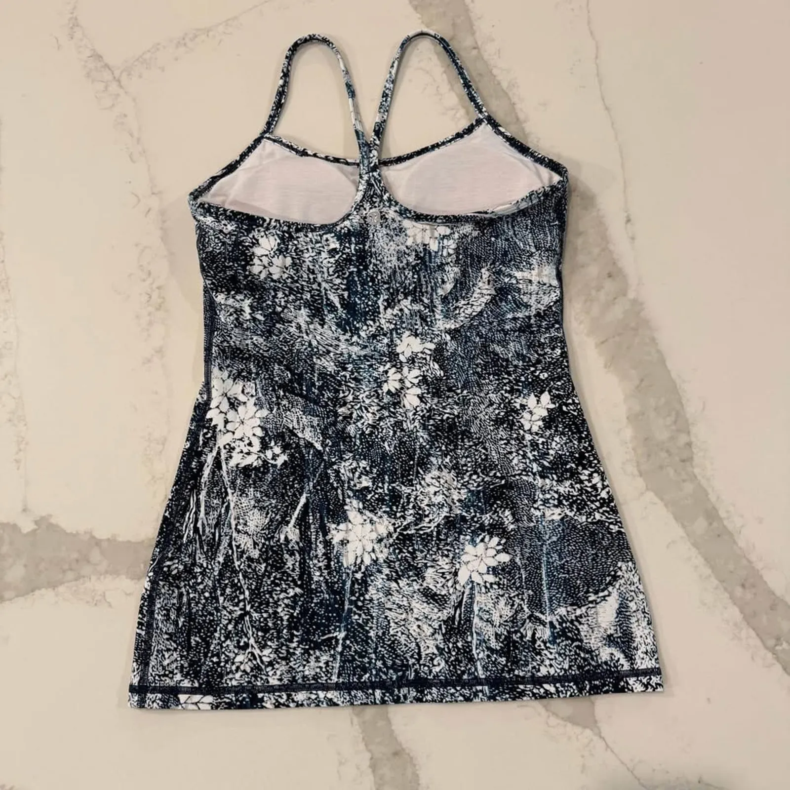 Lululemon Power Y Padded Tank Top Women's 6 Luon Wildwood Floral Blue Shelf Bra - Image 5