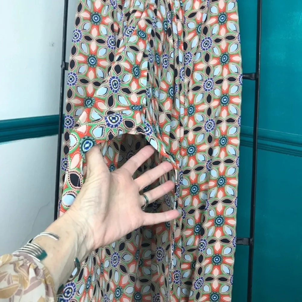 Oliviaceous 2 piece print crop top and maxi skirt Size undefined - Image 5