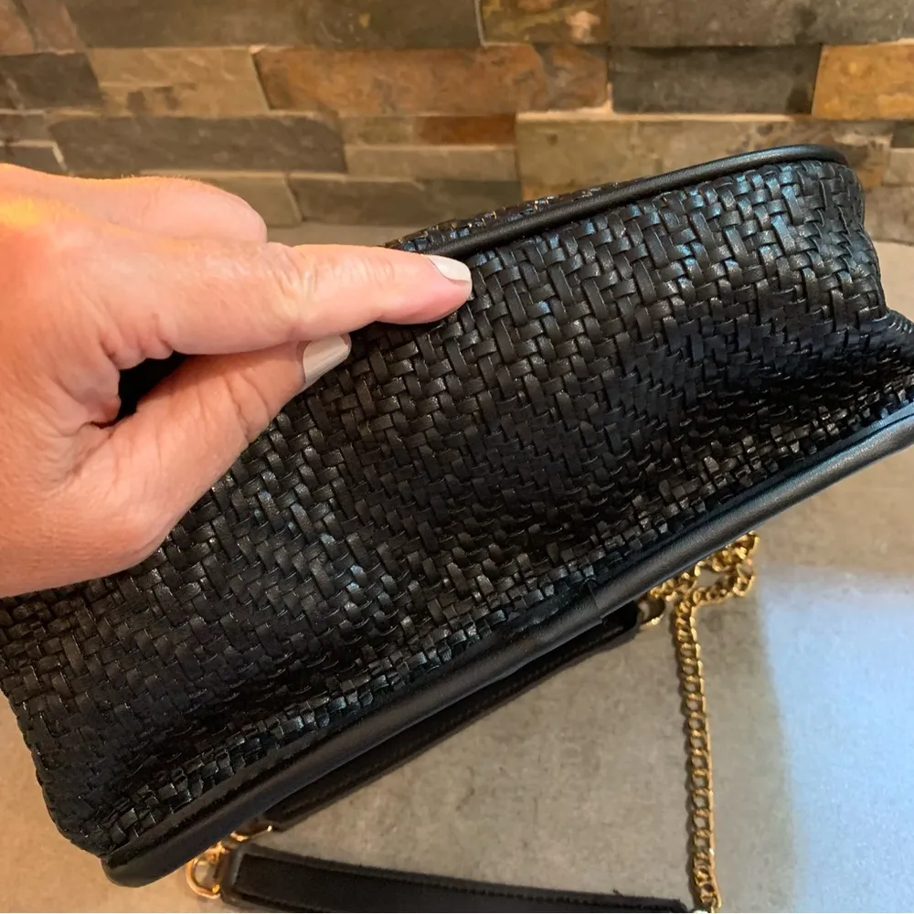 Lucky Bees Shoulder Bag Black With Gold Accents - Image 10