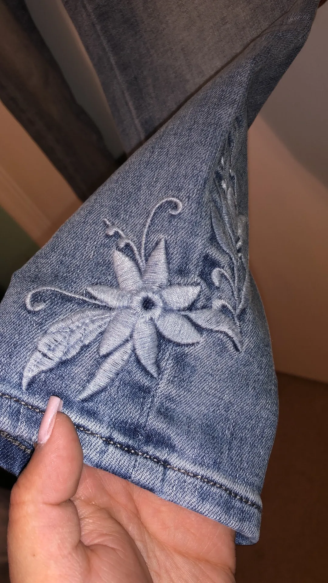Floral jeans women size 6 - Image 3