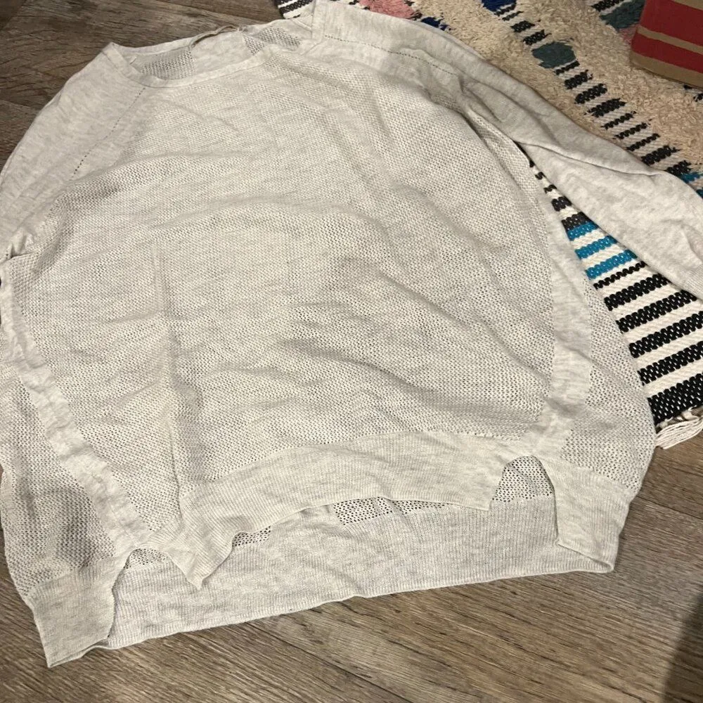 Bishop and Young  medium blouse - Image 5