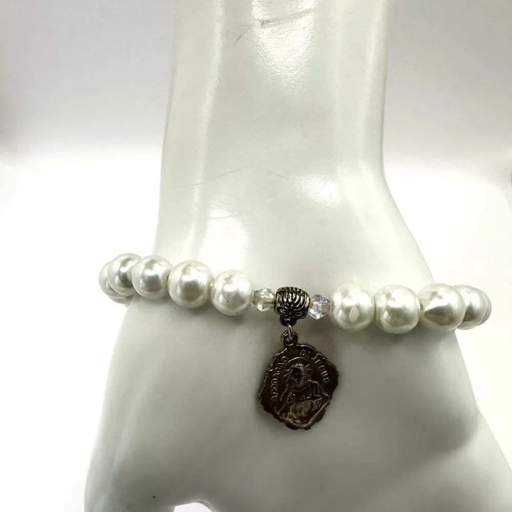 Faux pearl Saint Theresa charm bracelet - Image 10