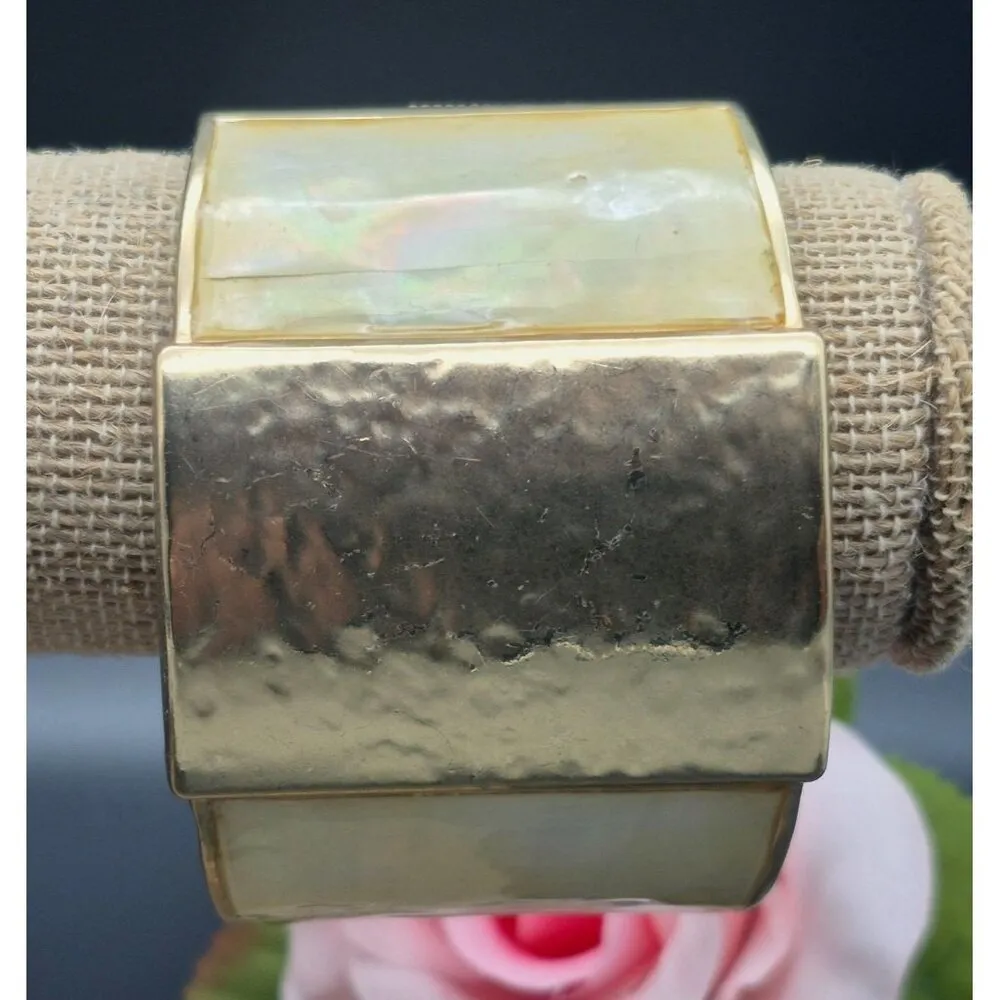 Chico's Wide Statement Hinged Bangle Bracelet Hammered Gold Tone & Cream - Image 4