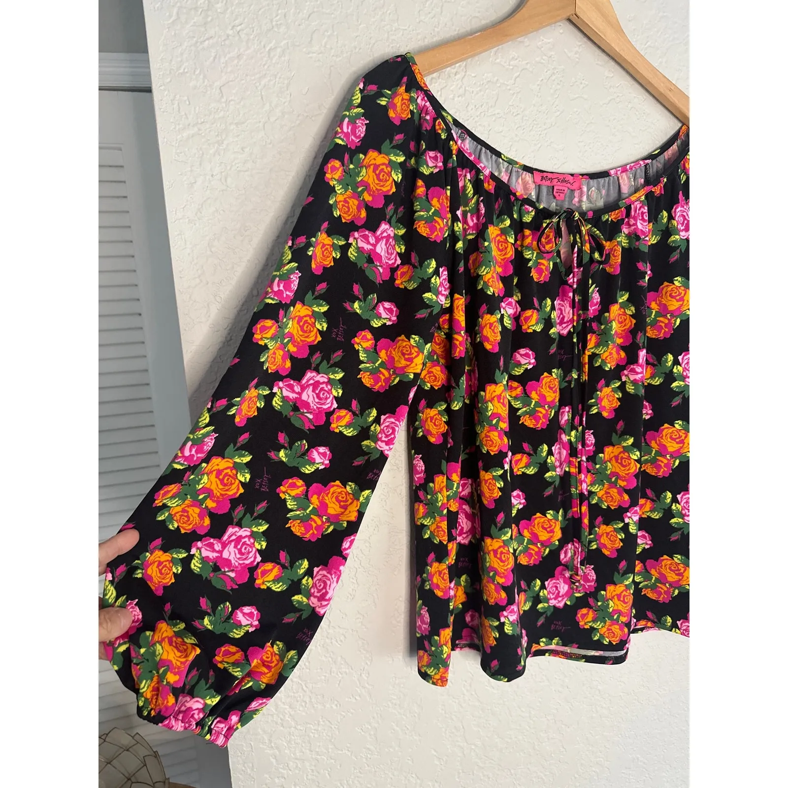NEW Betsey Johnson Black Dark Goth Roses Peasant Top Black Pink Valentines - Image 2