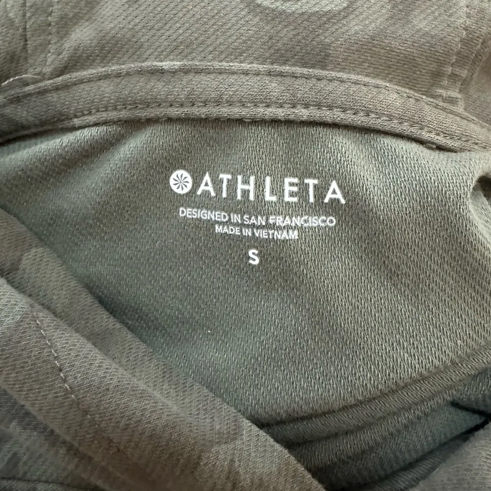 Athleta  Camo Crop Hoodie - Image 4