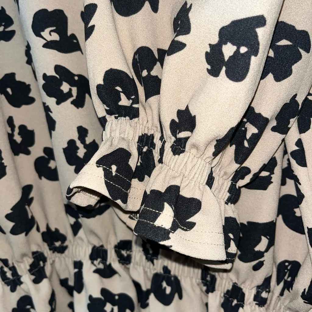 MELLODAY Black and Tan Patterned Blouse - Image 3