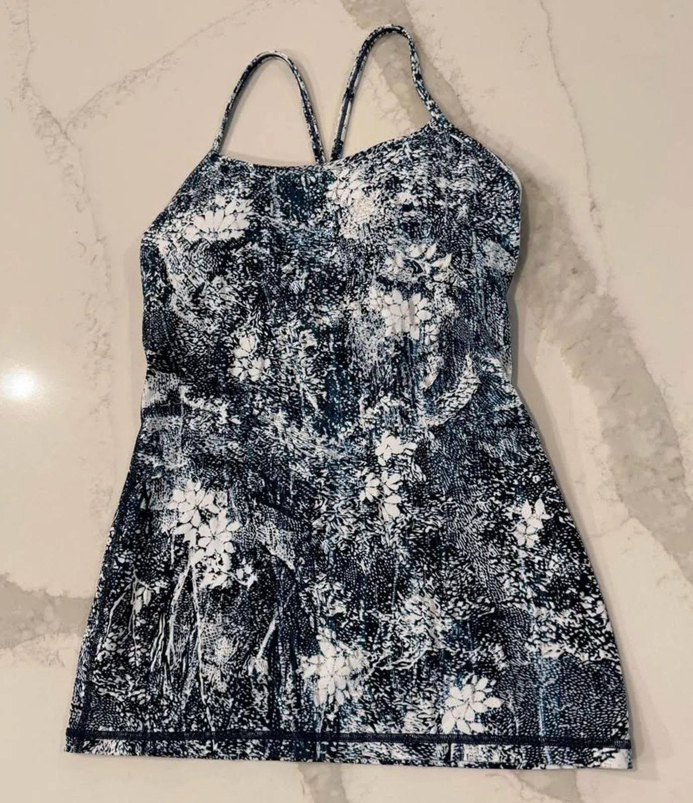 Lululemon Power Y Padded Tank Top Women's 6 Luon Wildwood Floral Blue Shelf Bra - Image 2