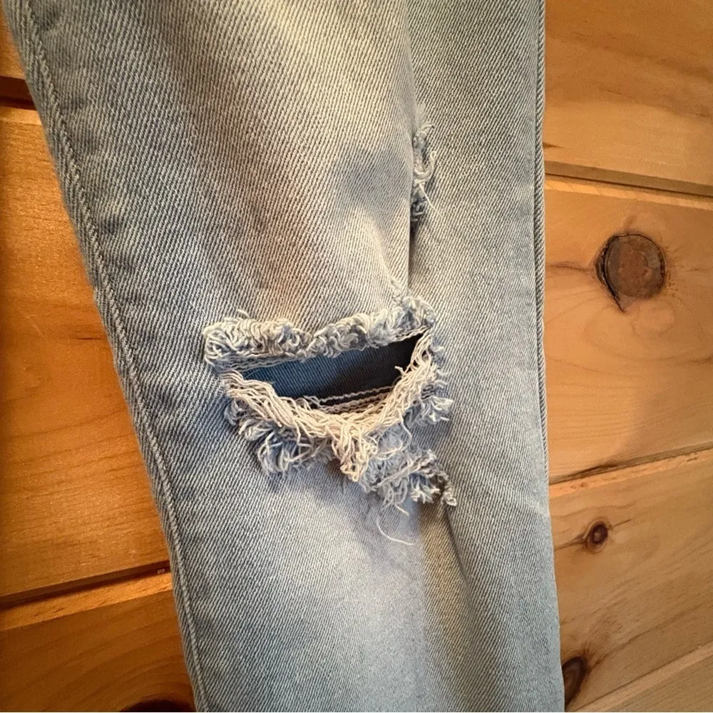 Altar’d State Distressed Light Wash Denim Jeans size 25/1. - Image 4