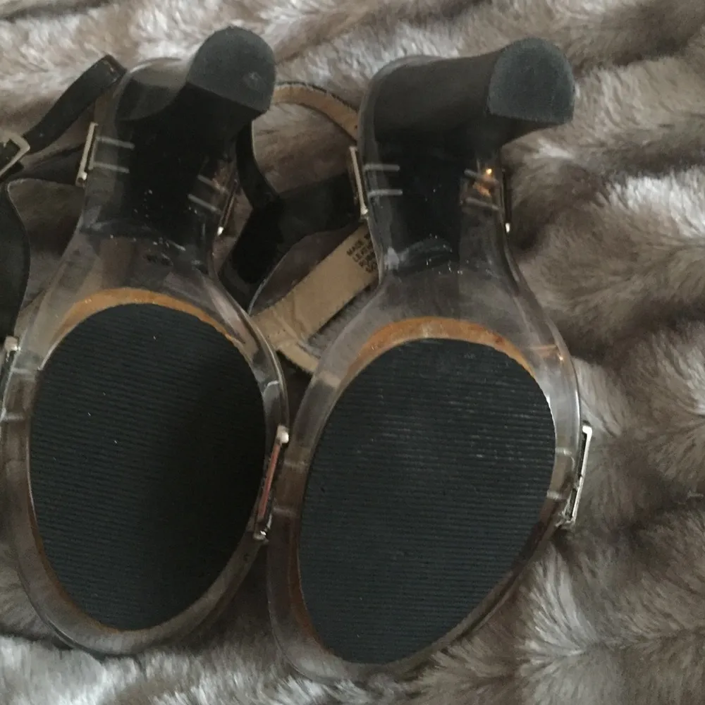 Michael Kors Lucite Clear and Black block heels - Image 3