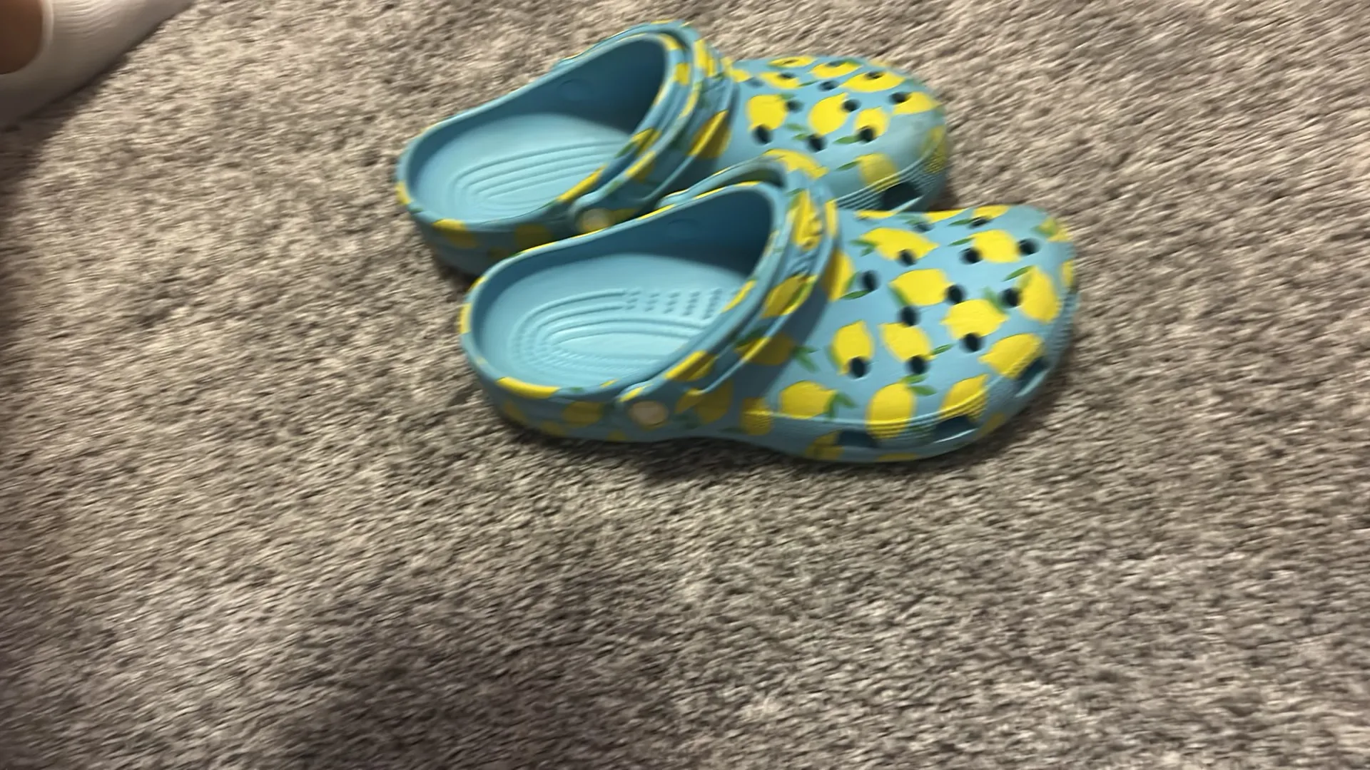 Crocs Lemon  Classic Clogs - Image 2