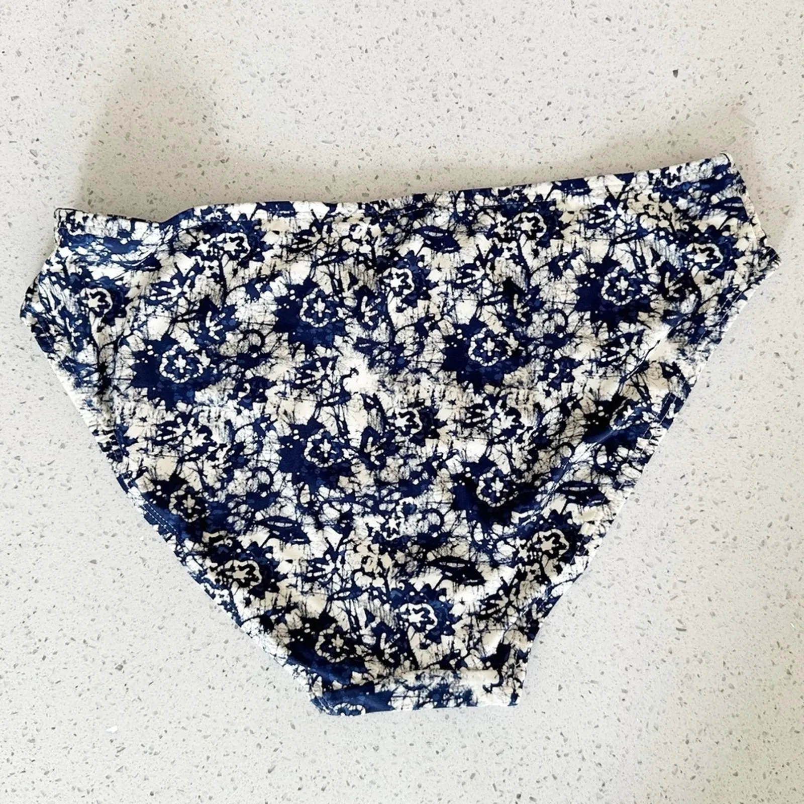 Faherty x Andie Bikini‎ Bottom Island Batik Blue Size Medium - Image 4