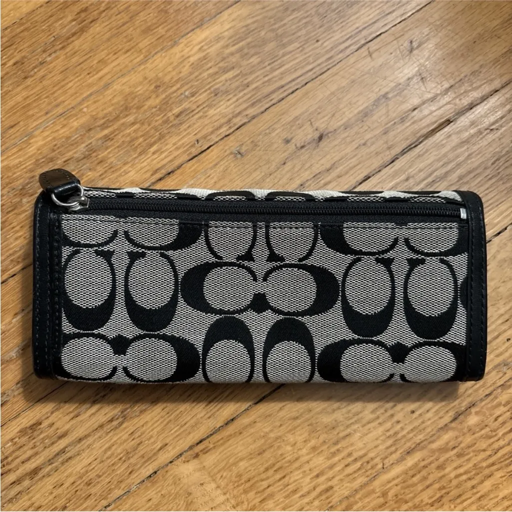 Coach Signature Black and Gray Wallet - Image 2