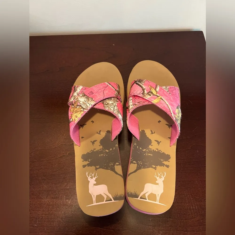 Women's Pink Open Toe Camo Criss Cross Slide Sandal Size 9/10 XL - Image 2