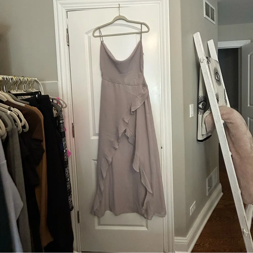 House of CB Alexandria Grey Floaty Midi Dress - Image 4