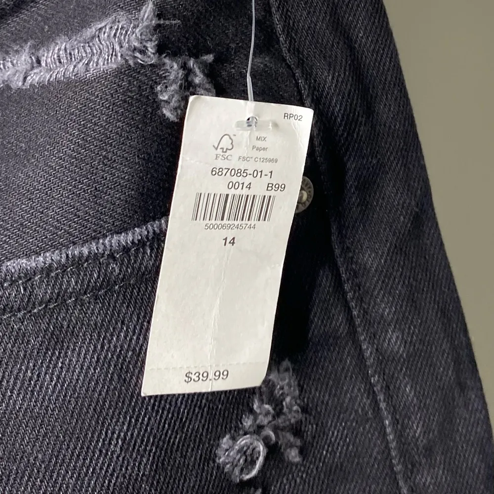 Old Navy High Rise Slouchy Straight Shorts - Image 5