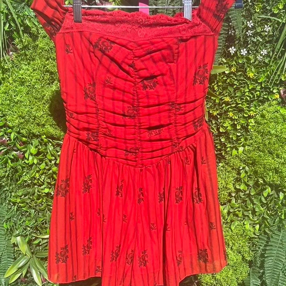 Urban Outfitters Kimchi Blue Bey Lace-Trim Floral Romper in Red Size XS - Image 6