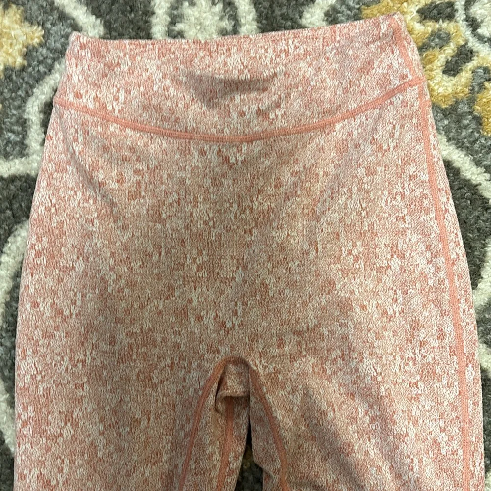 Gymshark Fleur Texture Leggings Size S Pink White - Image 2