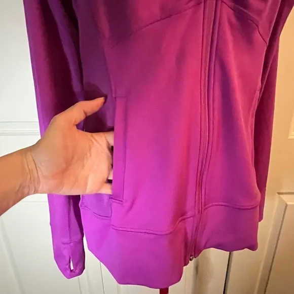 Adidas Climalite Zip Up Jacket M in Fuchsia - Image 8
