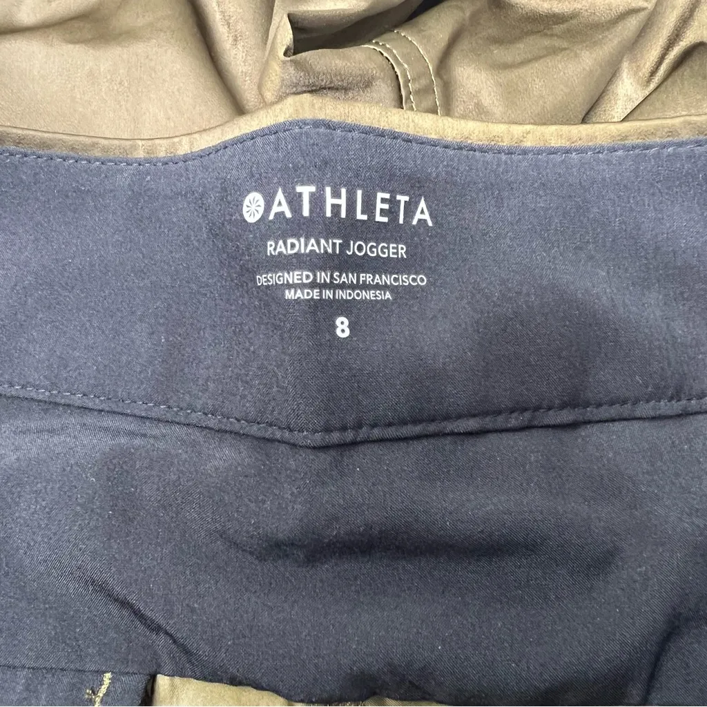 Athleta radiant jogger size 8 olive green shiny pants - Image 6