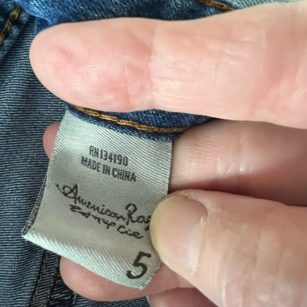 American Rag Jeans Women's 5 Denim Capri Crop Distressed Raw Hem Medium Wash - Image 5