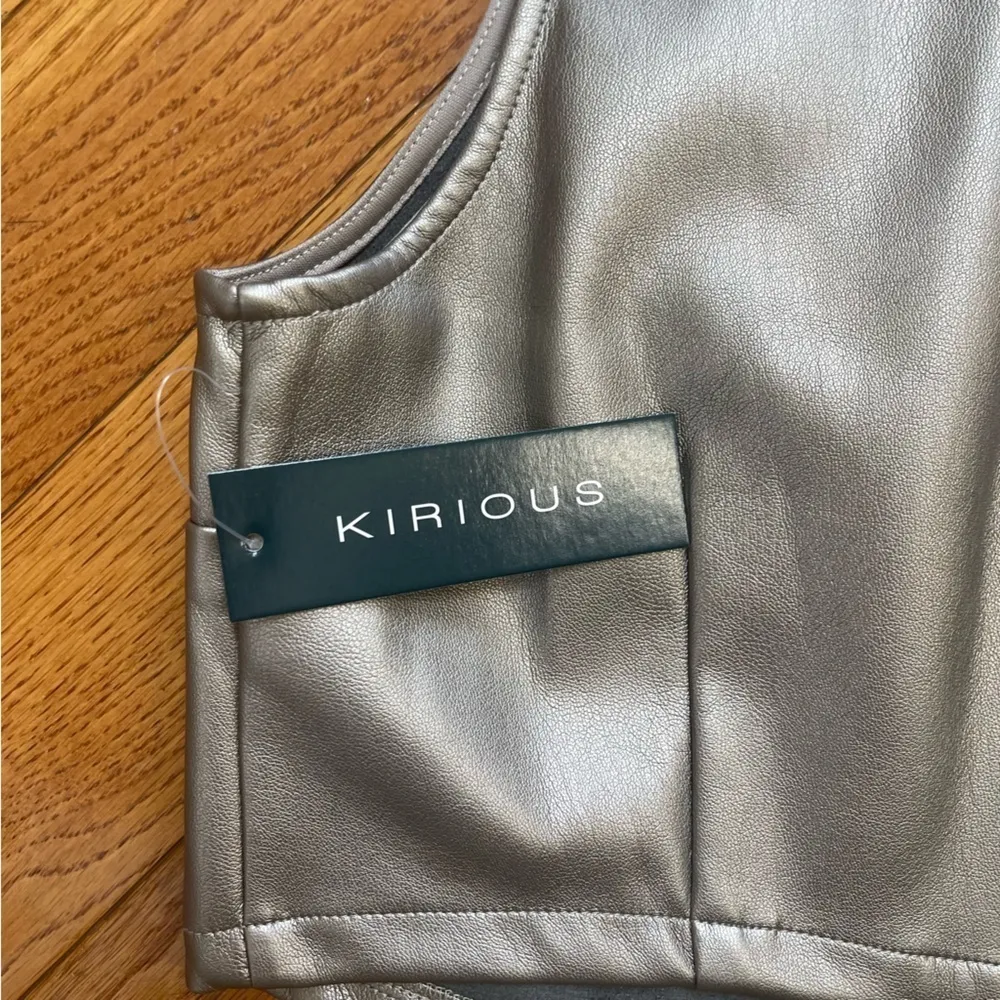 Kirious Women's Metallic Faux Leather Crop Top Trendy silver Sz L - Image 9