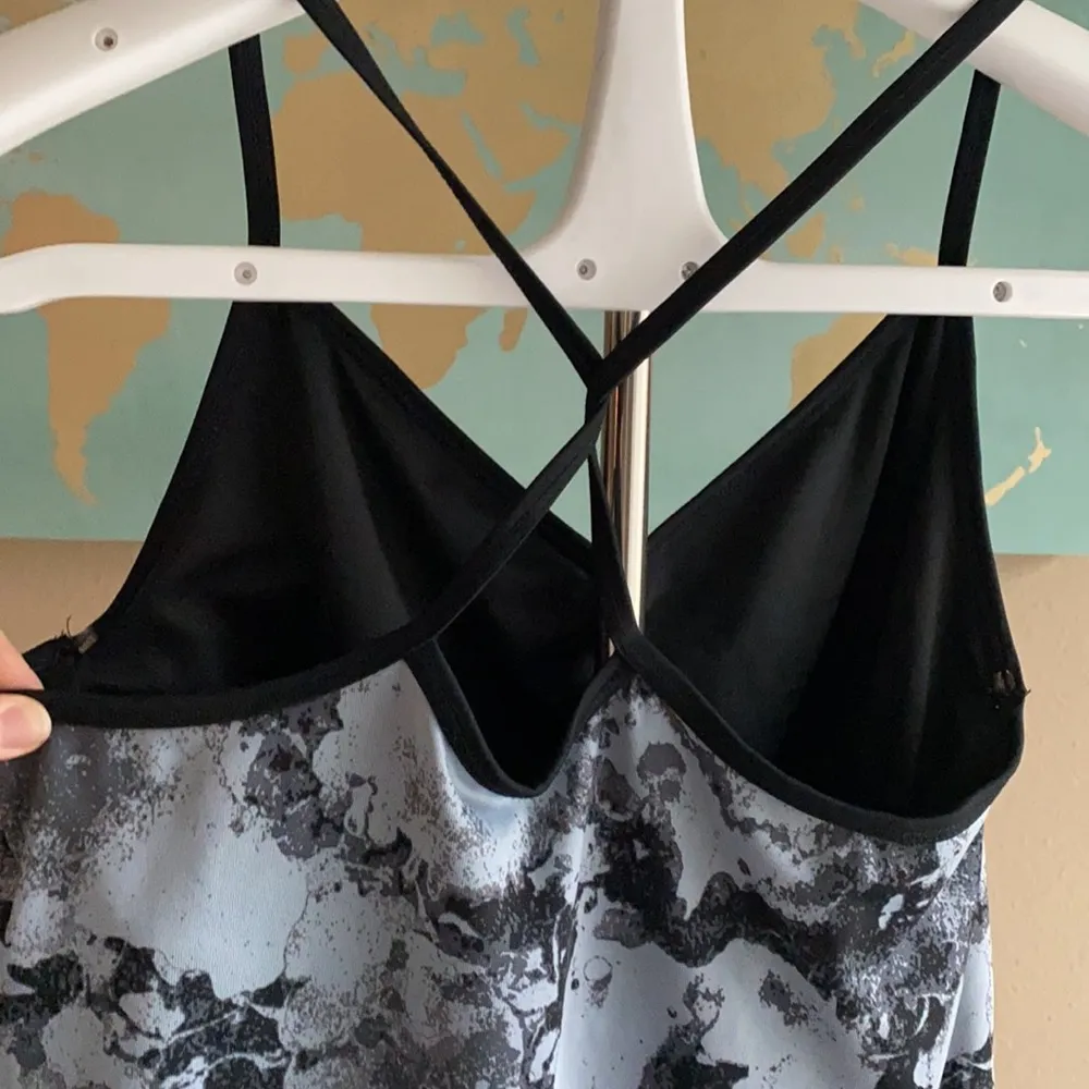 Gray watercolor print work out tank with sports bra - Image 3