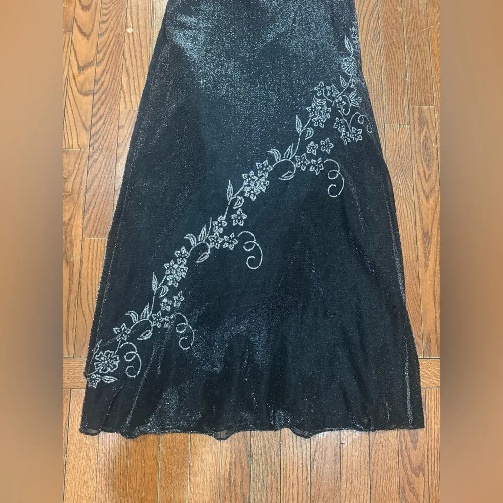 Onyx Nite Strapless Black Dress with Silver Embroidery - Image 8