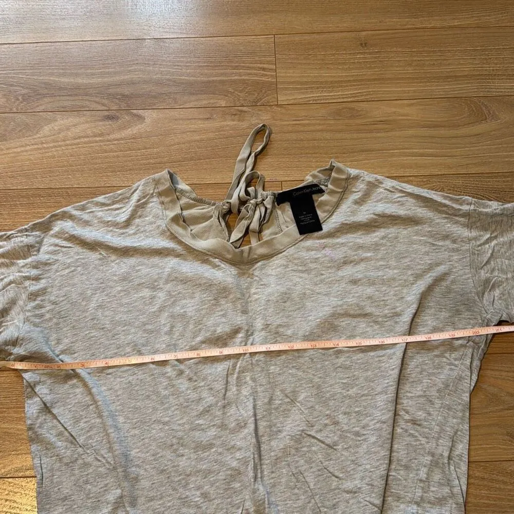 Calvin Klein jeans short sleeve top with tie back size medium - Image 3