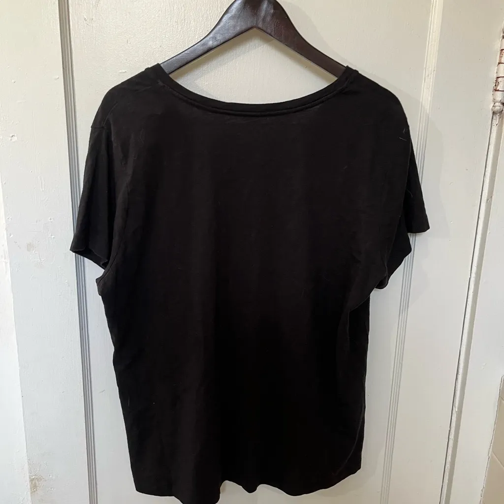 Eddie Bauer  Women’s Black V-Neck Tee - Image 5