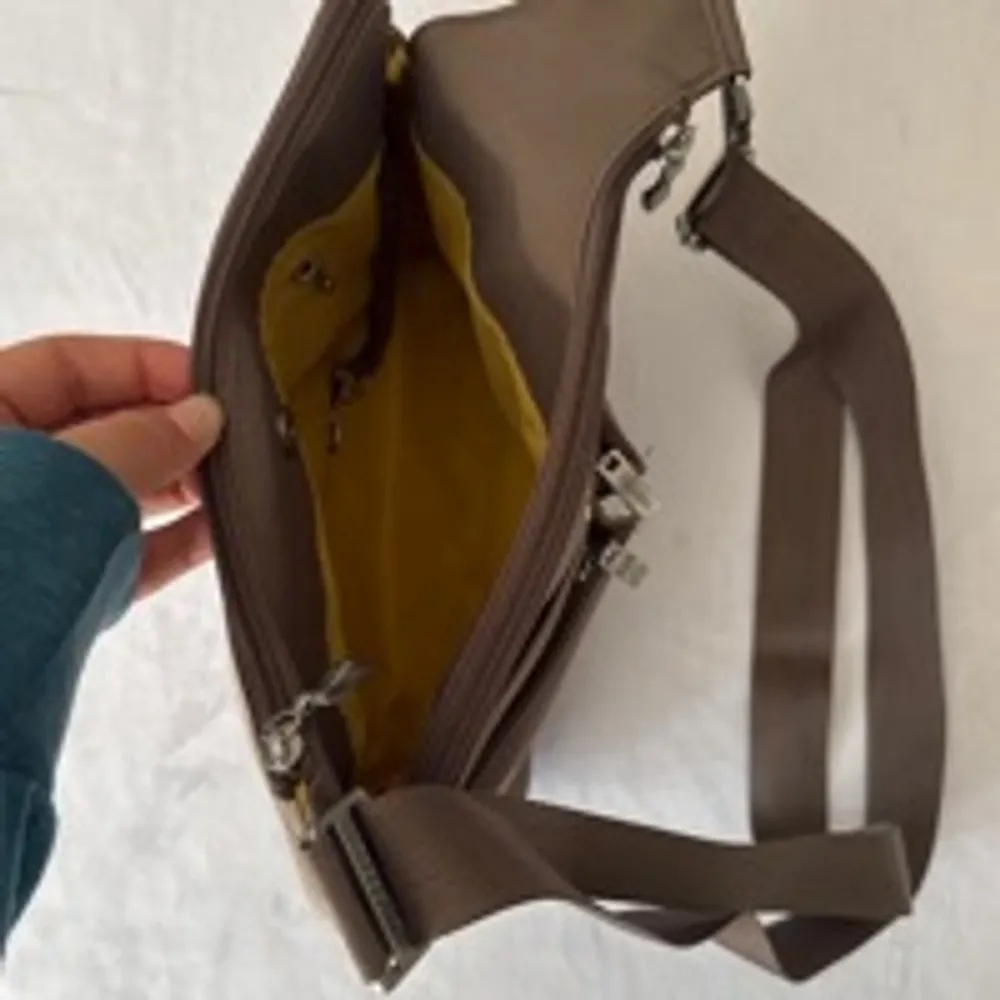 Baggallini Lightweight Adjustable Sling Bag Cross Body Purse - Image 5