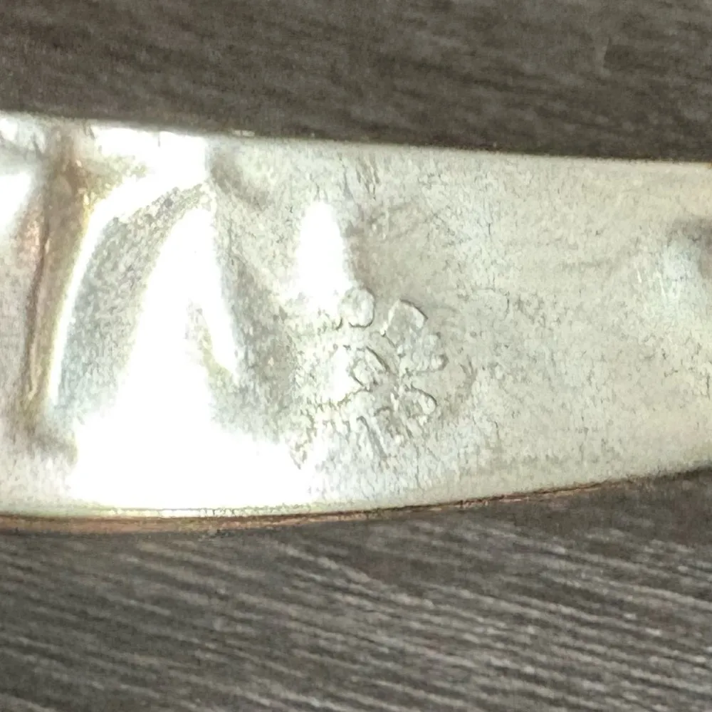 Vintage Taxco Mexico Sterling Silver Mother of Pearl Inlay Hinged Cuff Bracelet - Image 4