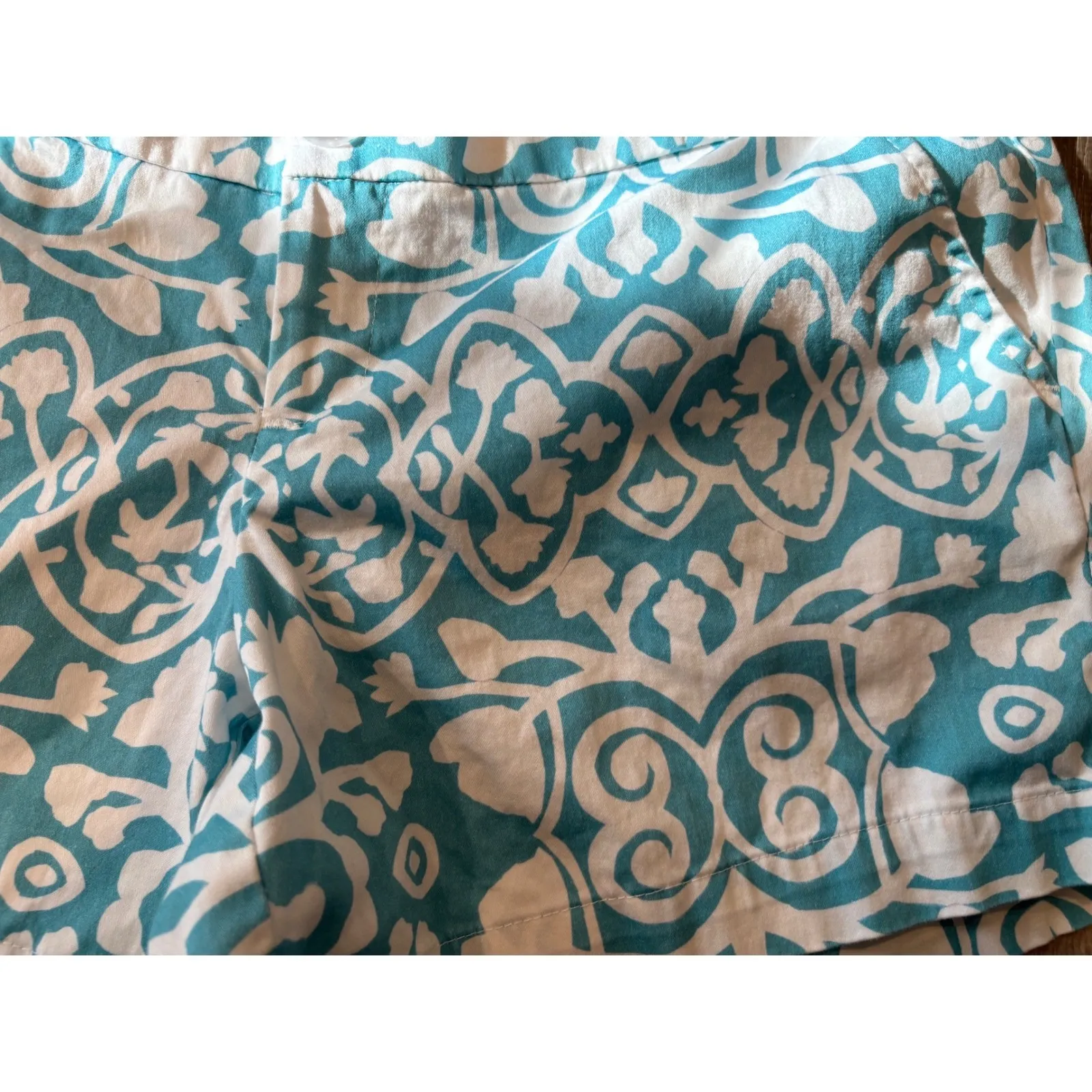 Kaeli Smith Women's Teal White Patterned Shorts Size 12 Summer Beachy Blue - Image 3