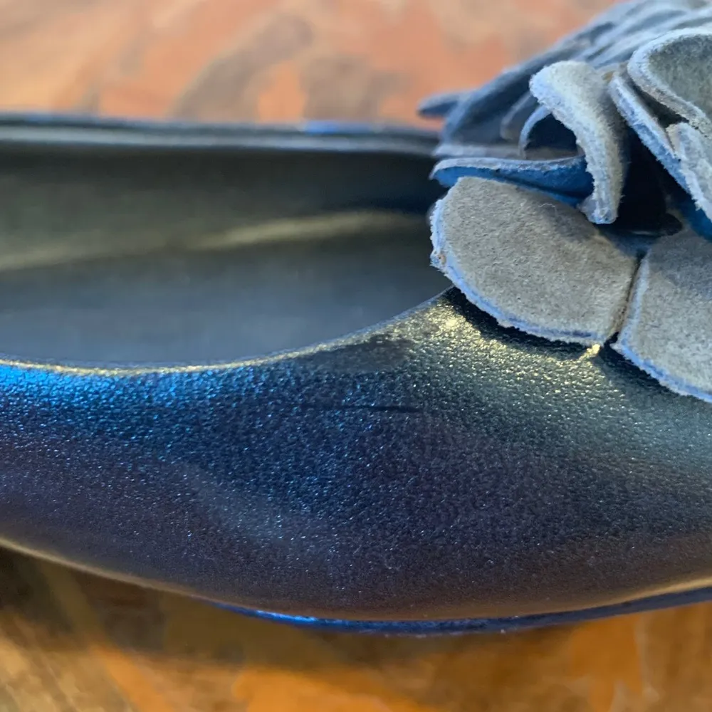 Gray Patent Leather Peep Toe Ballet Flats with Flower Accents Women’s Size 7 - Image 10