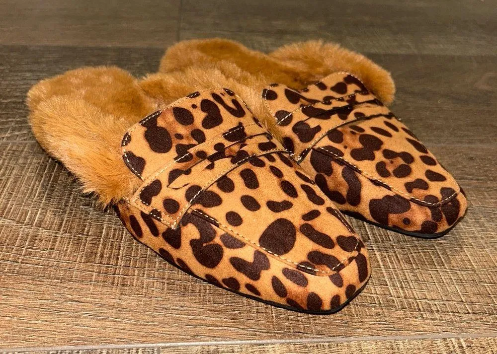 Animal Print Slip-on Flats Women’s 8 - Image 5