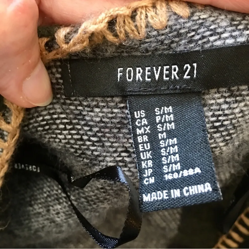 Abstract Art Deco Wrap, Shawl from Forever 21, Size S/M - Image 6