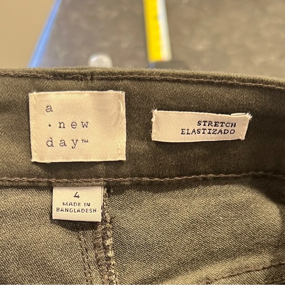 A NEW DAY Women’s Olive Green Stretchy Skinny Jeans Size 4 NEW - Image 5