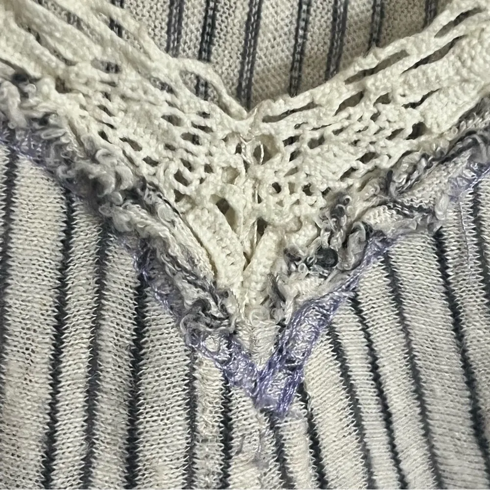 We the Free Women's Size Medium Gray Cream Striped Tank Crop Top Flowy Summer - Image 8