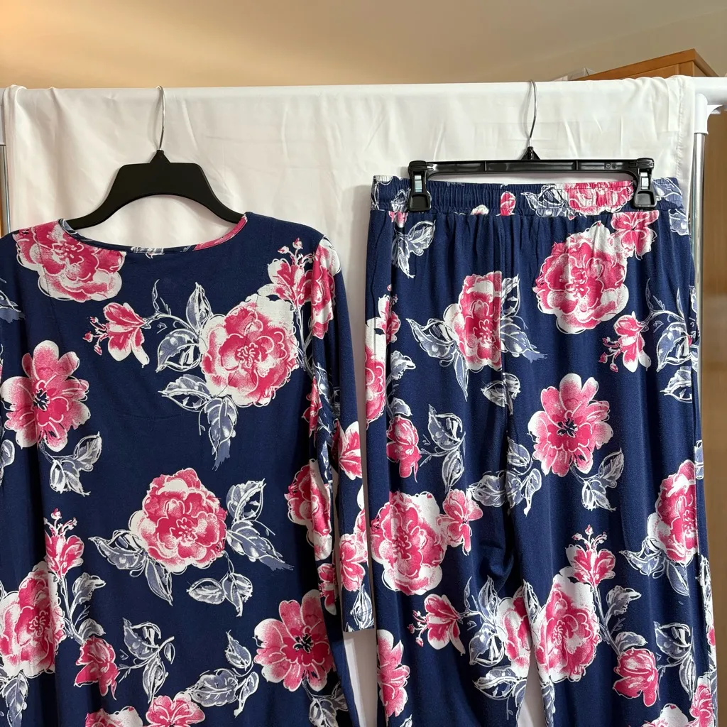 Women’s Draper’s & Damon’s Floral Pajamas Medium Vacation Resort Blue - Image 6