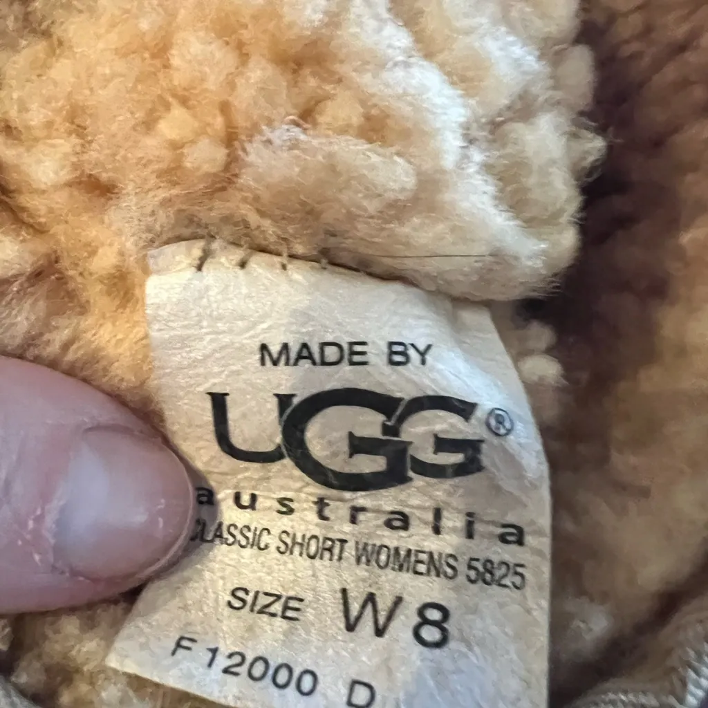 Uggs size W8 light tan - Image 5
