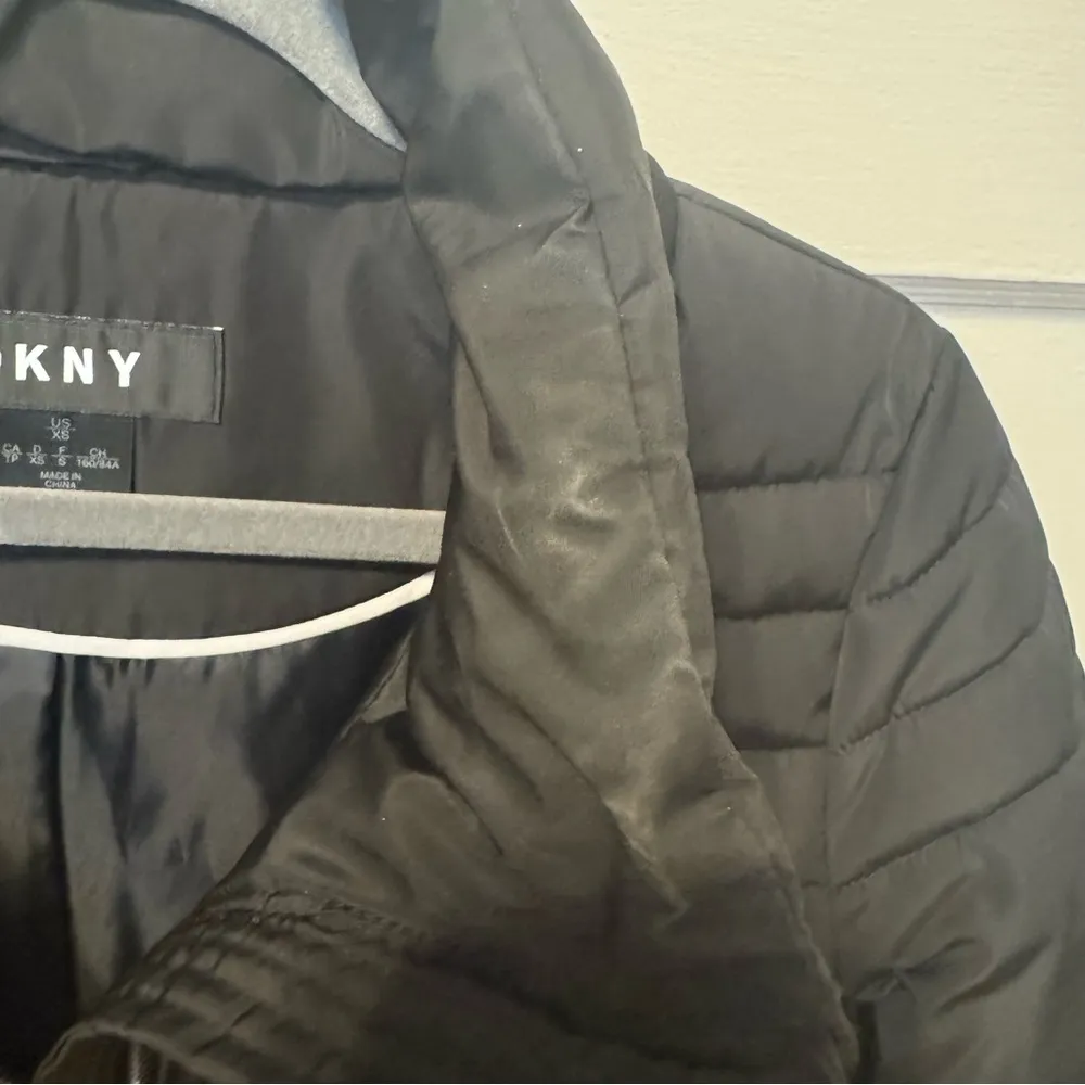 DKNY  Puffer Jacket - womens size XS - Image 11