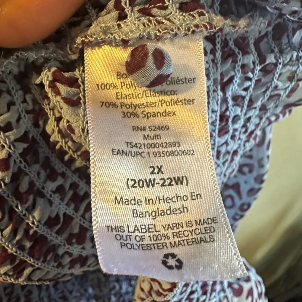 Women Terra sky Plus Size Long Sleeve SZ 2X Smocked Top blue purple animal print - Image 9