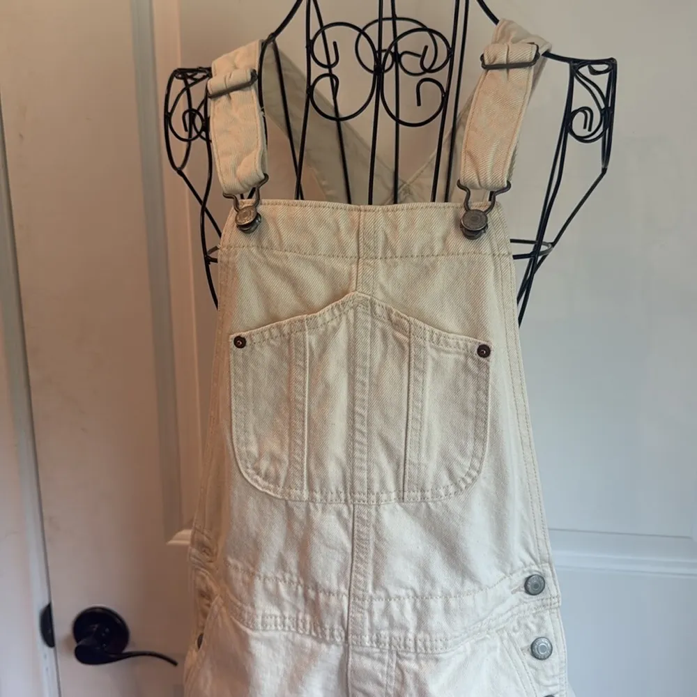 Old Navy slouchy jean cut off overalls - Image 3