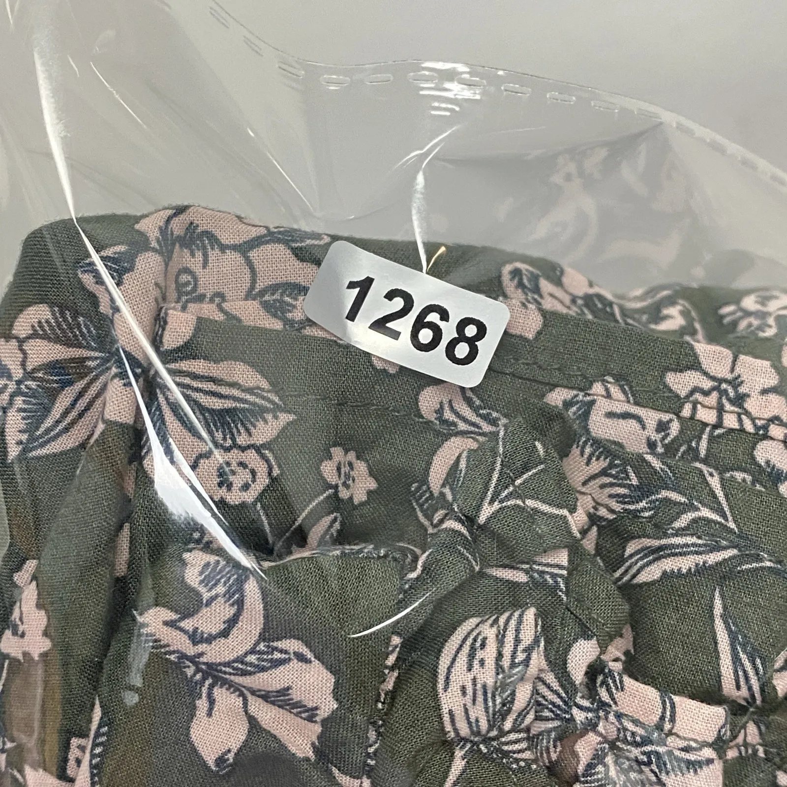 The Nines by Hatch Maternity Midi Dress Medium Pockets Green Ditsy Cottagecore Size undefined - Image 10