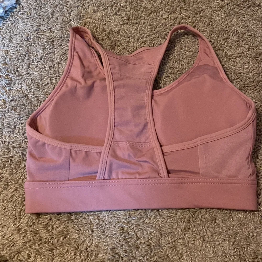 Racerback sports bra with phone pocket - Image 2