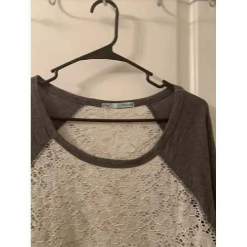 Maurices Shirt Women's Long Sleeve Lace Top Blouse Shirt Size XL Beige Gray - Image 2