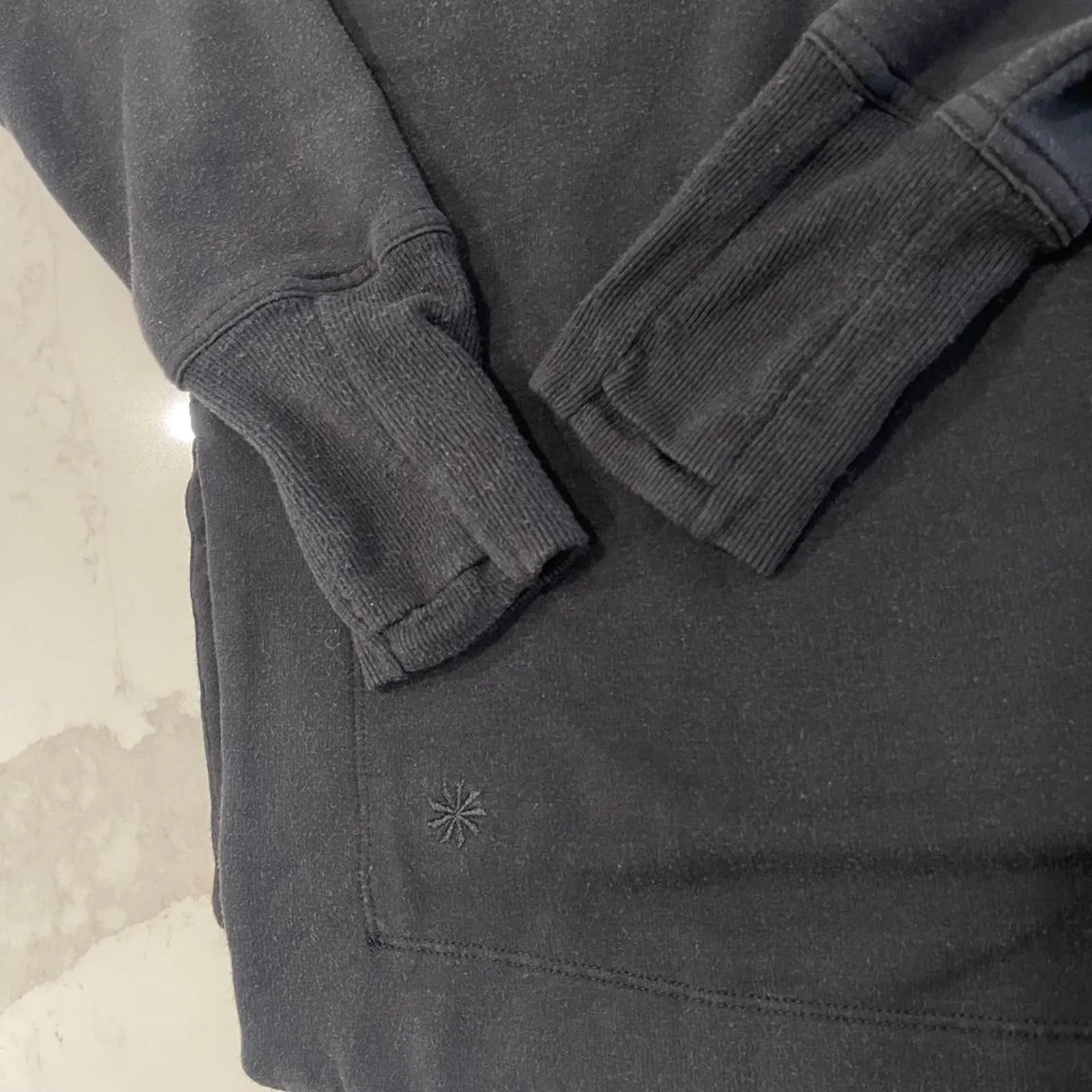 Athleta Coaster Luxe Recover Crewneck Sweatshirt Women's Small Petite Black Cozy - Image 9