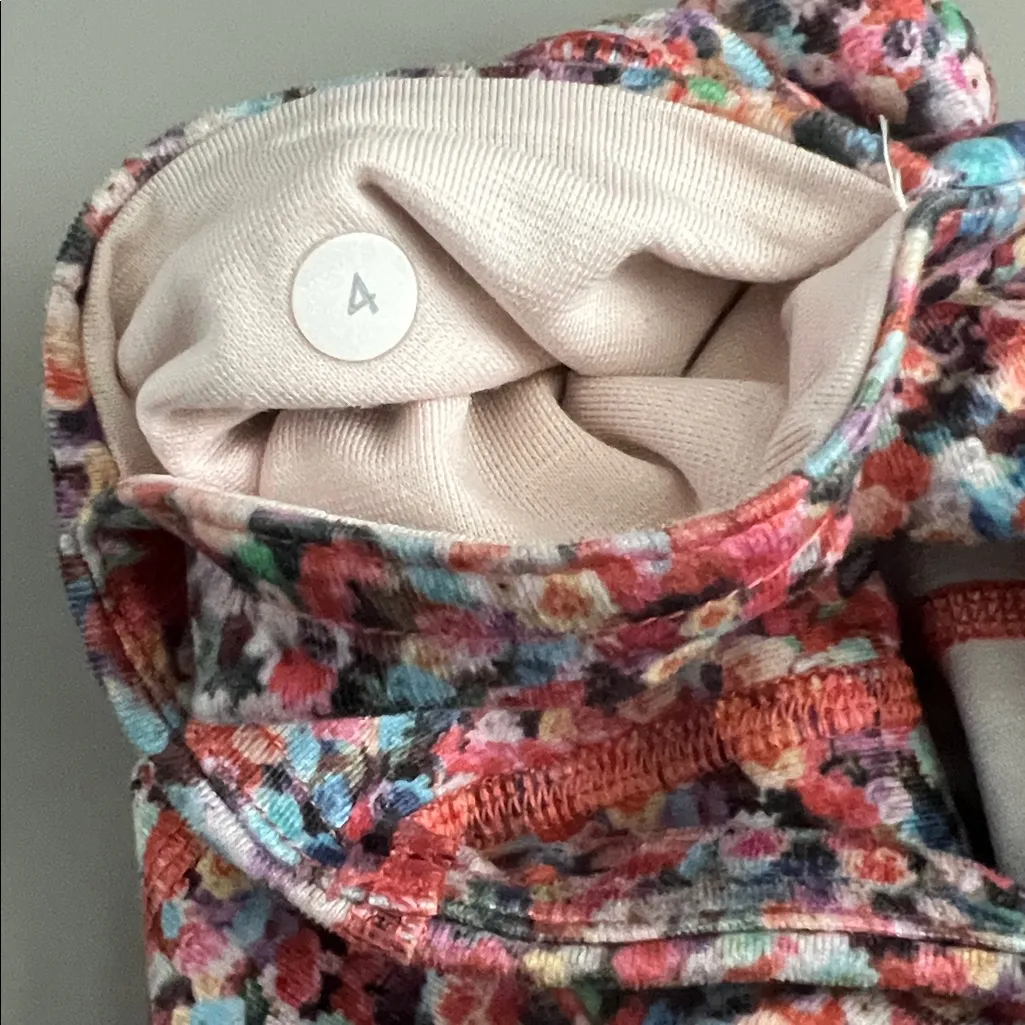 Lululemon Boogie Short Prism Petal Multi Size 4 - Image 3