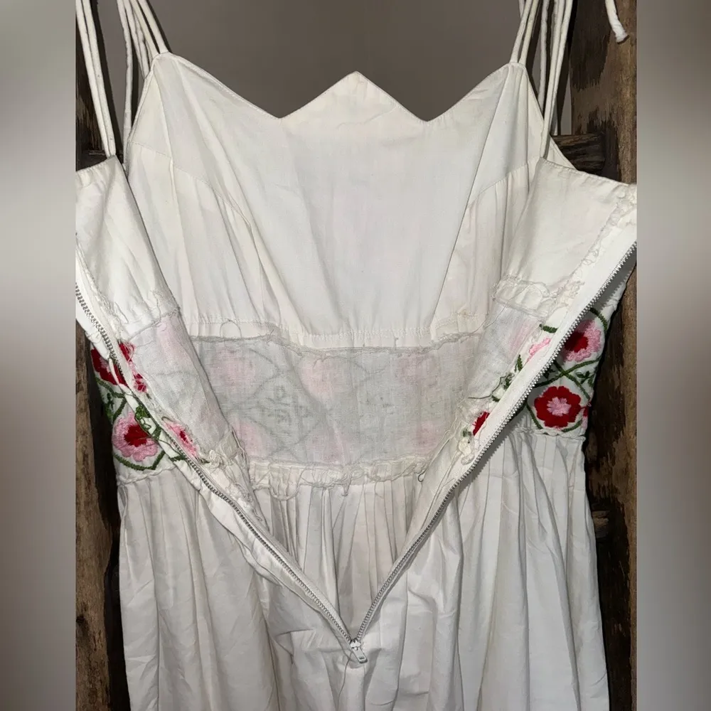 Antique  And Embroidered A-Line Pleated Dress Small - Image 10